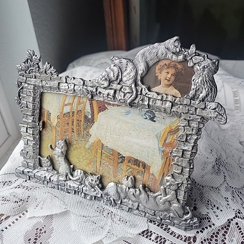 Vtg Mini Pewter Metal Picture Frame W/Cats Holds 3.5X5" and 1x1.5" photo sizes